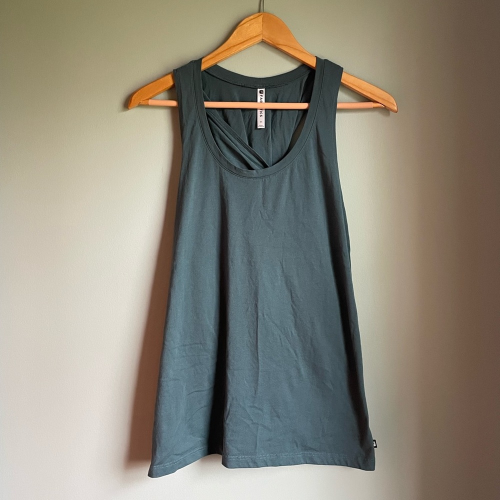 • CRISS-CROSS ACTIVEWEAR TANK •